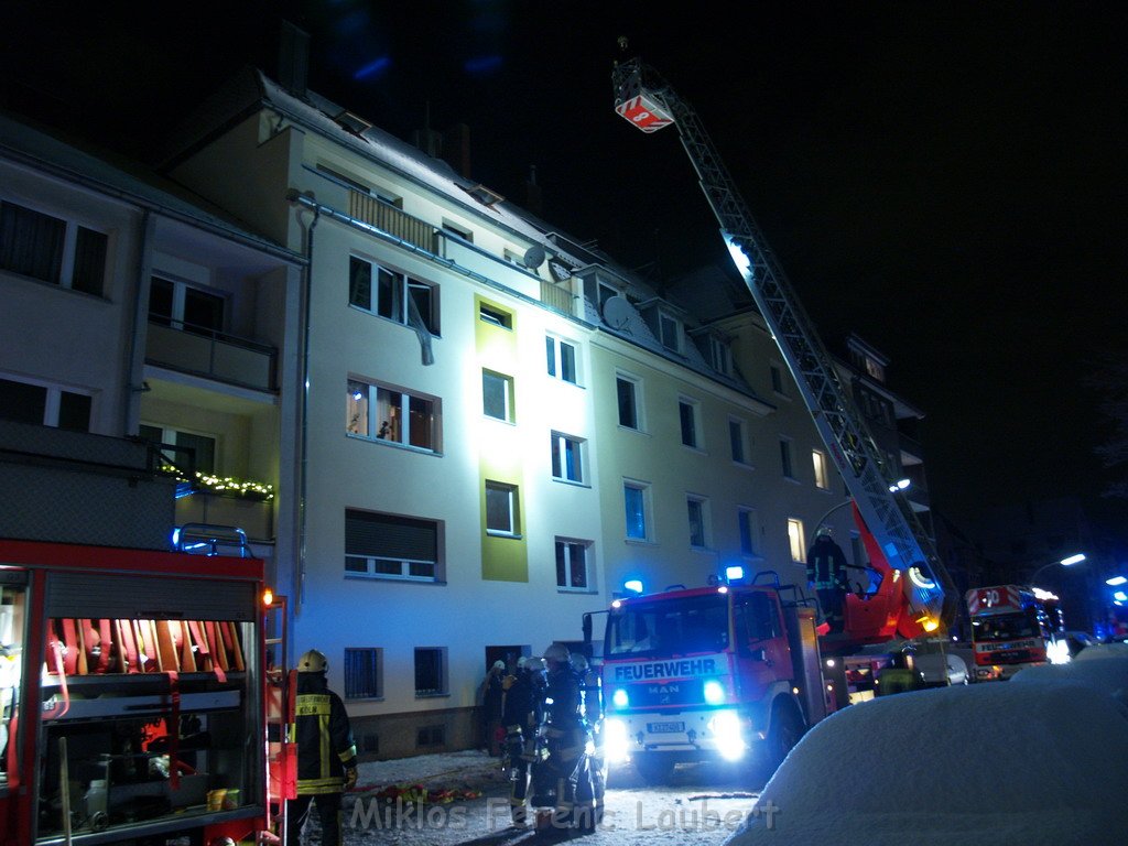 Feuer in Kueche Koeln Vingst Homarstr P574.JPG
